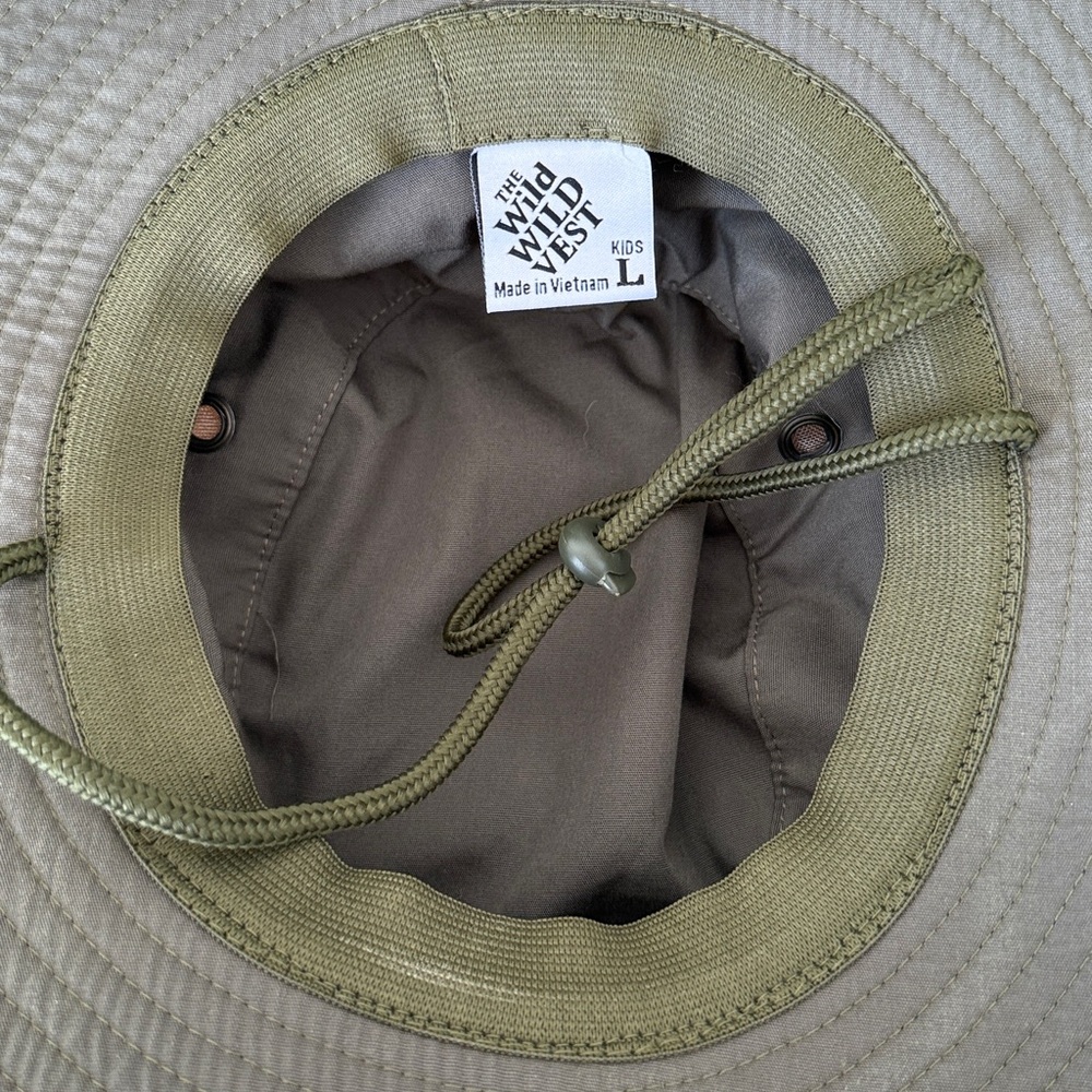 Junior Ranger Hat and National Parks of the USA Hardcover Book by Kate Siber - Picture 13 of 16